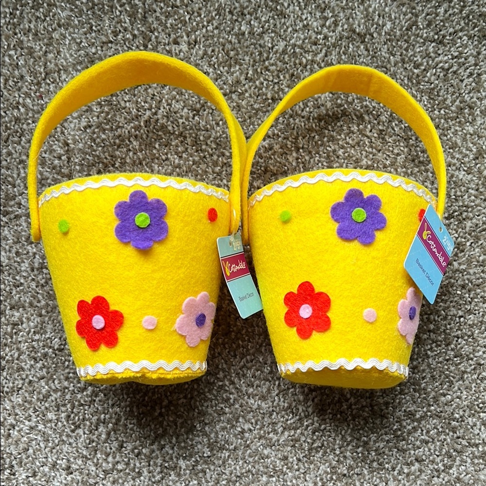 Cottondale Yellow Felt Flower Baskets